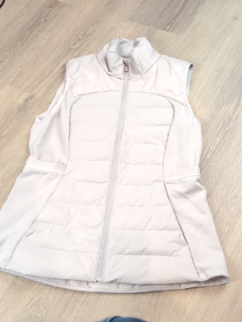 Lululemon Down For It All Vest - Chrome Size 10 - Picture 4 of 11